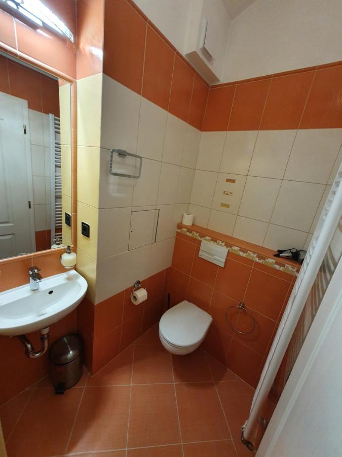 Evergreen Apartments Hotel Κάρλοβι Βάρι Εξωτερικό φωτογραφία