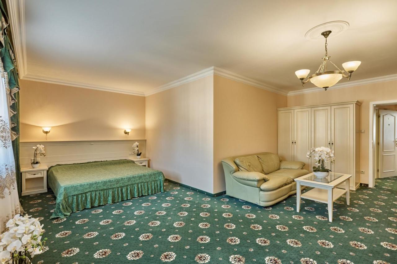 Evergreen Apartments Hotel Κάρλοβι Βάρι Εξωτερικό φωτογραφία